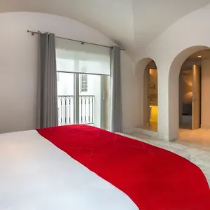 احجز هنا