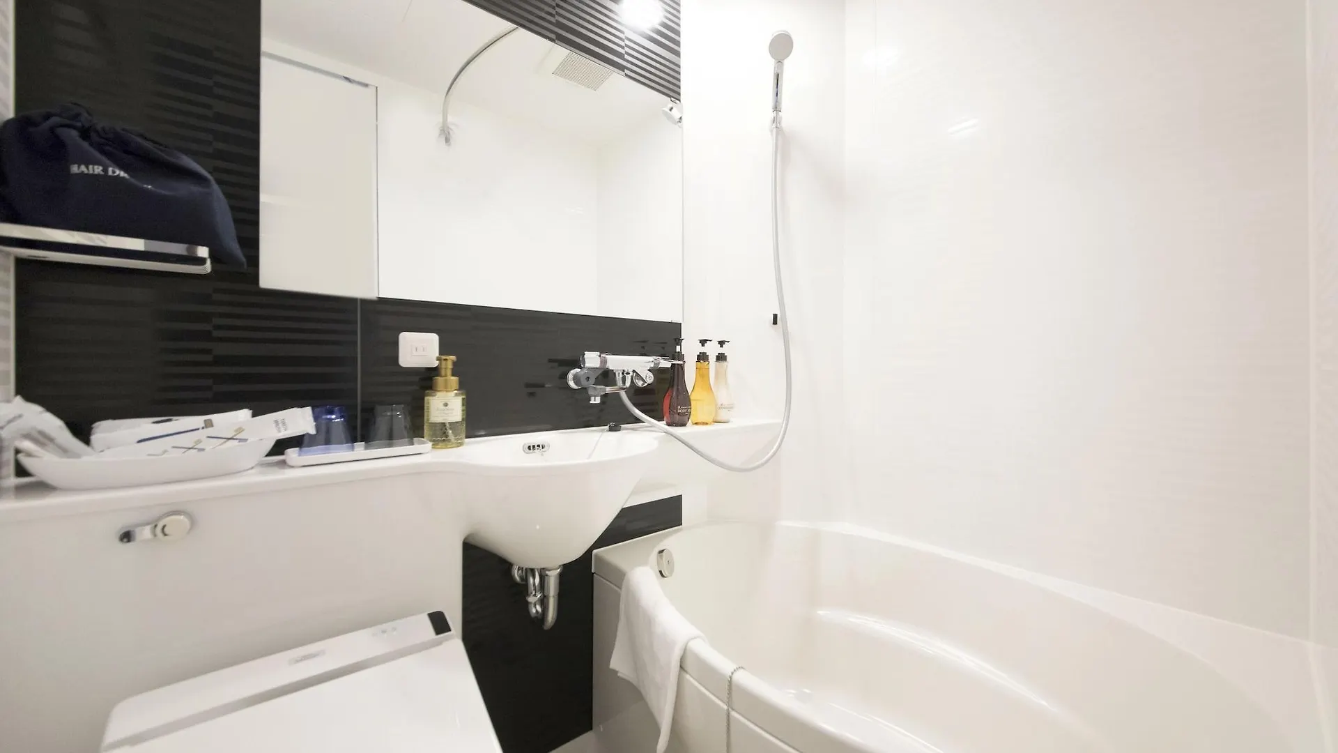 Quintessa Hotel Tokyo Ginza 3*,  Japan